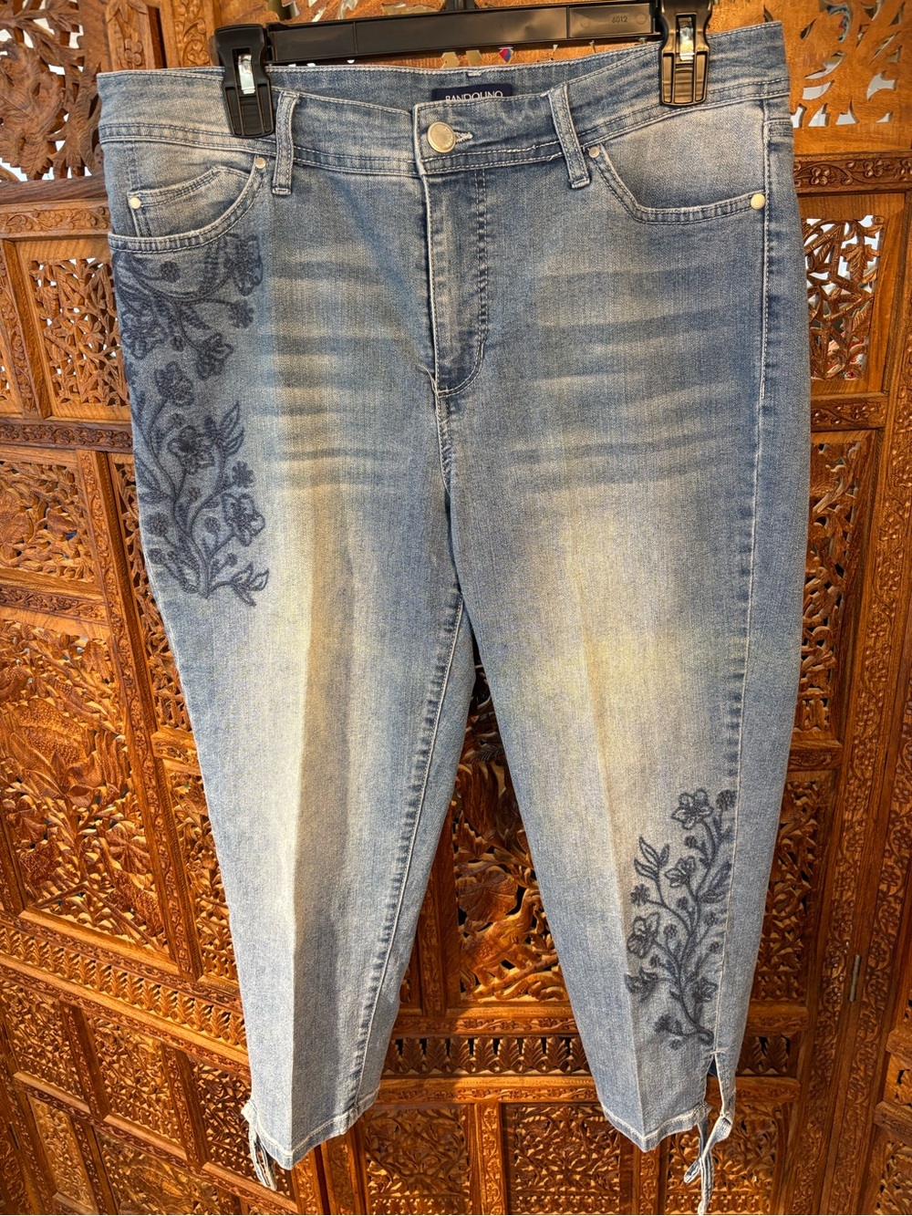 Bandolino Light Blue Embroidered Ankle Jeans